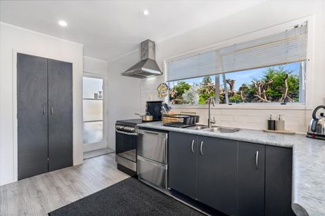 Photo of property in 44 Zita Maria Drive, Massey, Auckland, 0614
