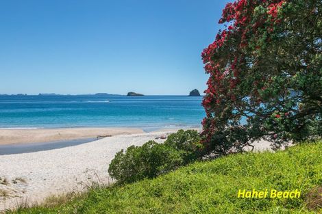 Photo of property in 11 Hahei Beach Road, Hahei, Whitianga, 3591