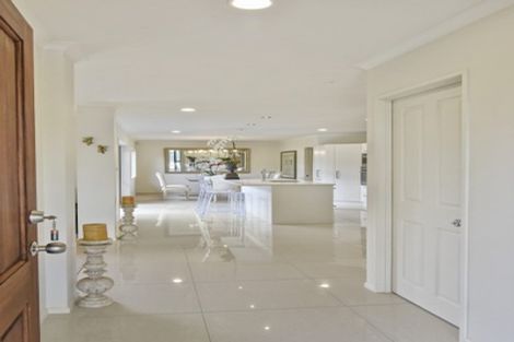 Photo of property in 80 Lothian Brae, Wattle Downs, Auckland, 2103