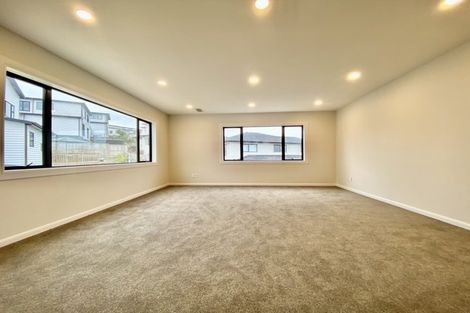 Photo of property in 27 Colliston Rise, Pinehill, Auckland, 0632