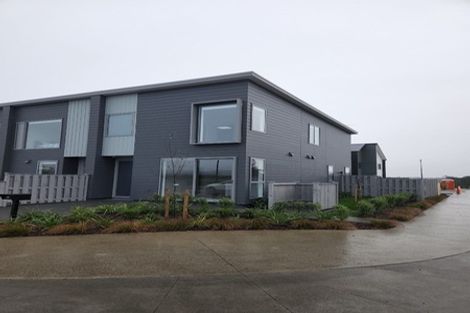 Photo of property in 10 Rauriki Lane, Rosehill, Papakura, 2113