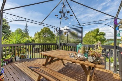 Photo of property in 18 George Herring Place, Glen Eden, Auckland, 0602