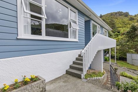Photo of property in 14 Willcox Grove, Naenae, Lower Hutt, 5011