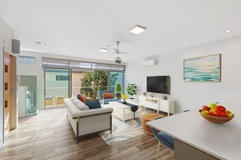 Photo of property in 2/35 Victoria Road, Mount Maunganui, 3116