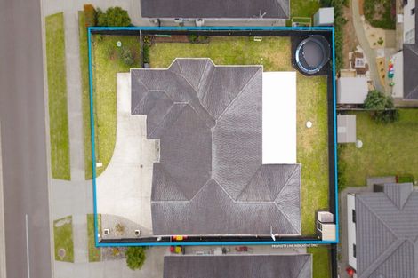 Photo of property in 4 Lewis Younie Road, Kumeu, 0810