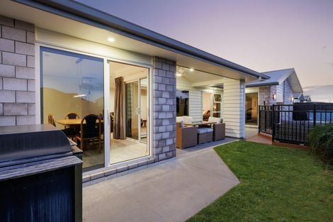 Photo of property in 7 Hoiho Place, Papamoa, 3118