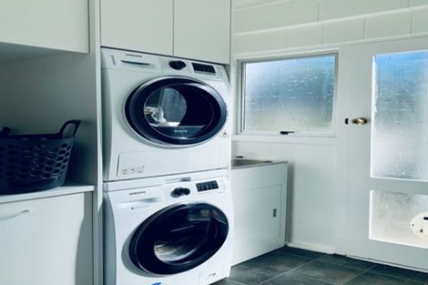 Photo of property in 43 Russleigh Drive, Dinsdale, Hamilton, 3204