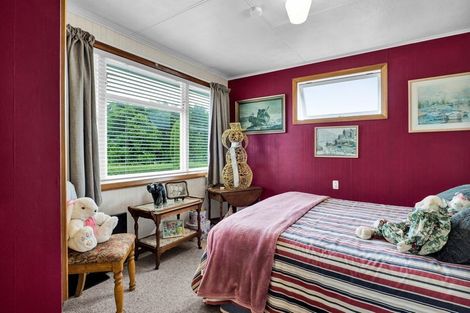 Photo of property in 16 Graham Street, Eltham, 4322