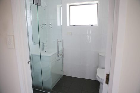 Photo of property in 3/25 Widmore Drive, Massey, Auckland, 0614