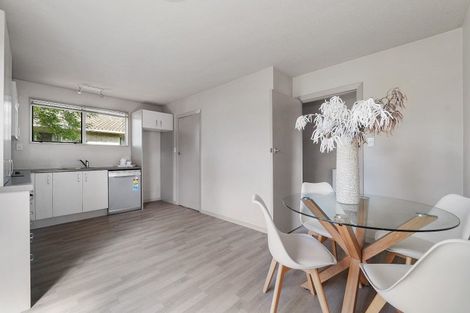 Photo of property in 62 Oakley Crescent, Hornby, Christchurch, 8042