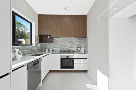 Photo of property in 28a Studfall Street, Pakuranga Heights, Auckland, 2010