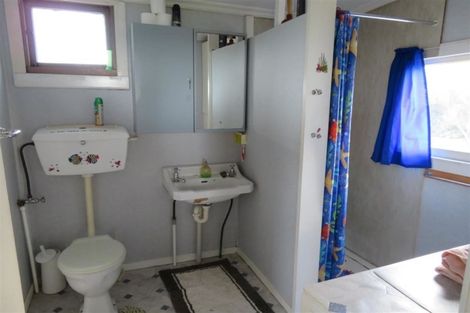 Photo of property in 493 Waikawa-curio Bay Road, Curio Bay, Tokanui, 9884