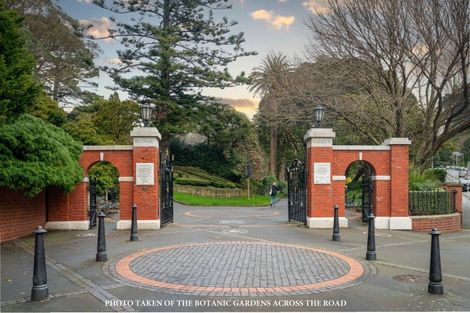 Photo of property in 12b Glenmore Street, Thorndon, Wellington, 6011