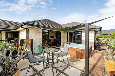 Photo of property in 17 Alan Livingston Drive, Cambridge, 3434