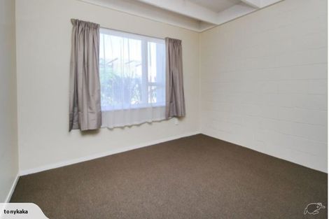 Photo of property in 1/66 Flanshaw Road, Te Atatu South, Auckland, 0610