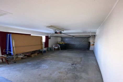 Photo of property in 1/64 Aviemore Drive, Highland Park, Auckland, 2010