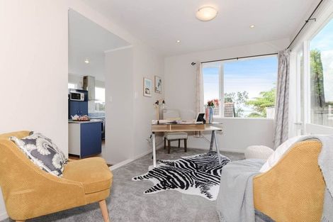 Photo of property in 6 Anchor Place, Beach Haven, Auckland, 0626