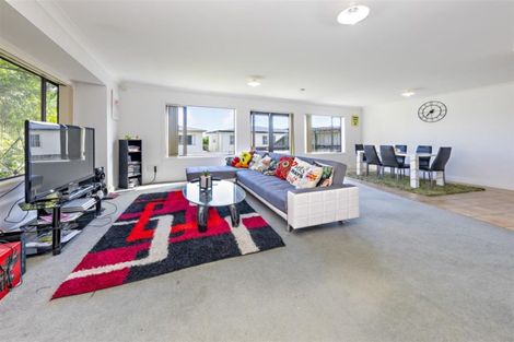 Photo of property in 44 Earnslaw Crescent, Clover Park, Auckland, 2019