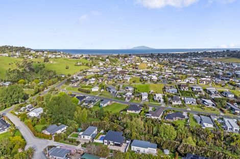 Photo of property in 9 Noel Close, Mangawhai Heads, Mangawhai, 0573