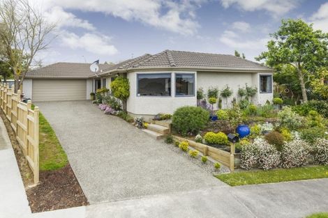 Photo of property in 24 Greenwood Place, Fitzherbert, Palmerston North, 4410