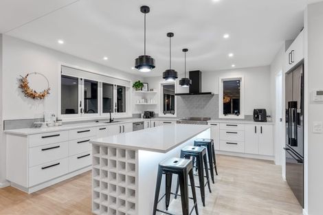 Photo of property in 3 Barbaras Way, Waikanae Beach, Waikanae, 5036