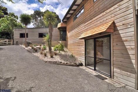 Photo of property in 2 Shirley Road, Parau, Auckland, 0604