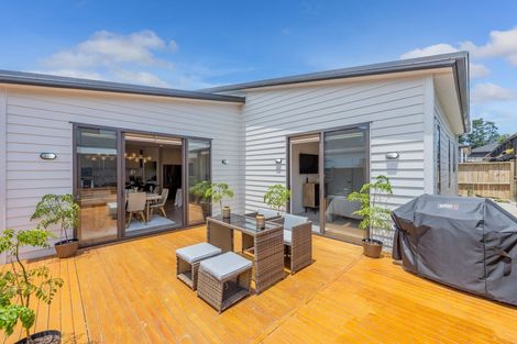 Photo of property in 7 Ropere Street, Kumeu, 0810