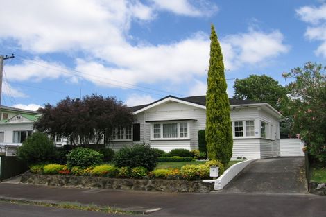 Photo of property in 1 Manor Place, Point Chevalier, Auckland, 1022