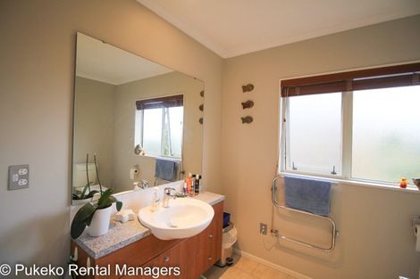 Photo of property in 38 Belfry Place, Wattle Downs, Auckland, 2103