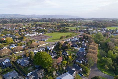 Photo of property in 4 Seaton Court, Hokowhitu, Palmerston North, 4410