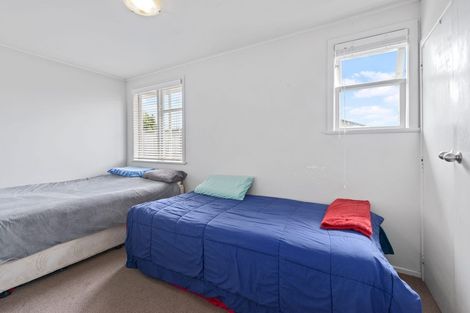 Photo of property in 22a Rewarewa Road, Te Atatu Peninsula, Auckland, 0610