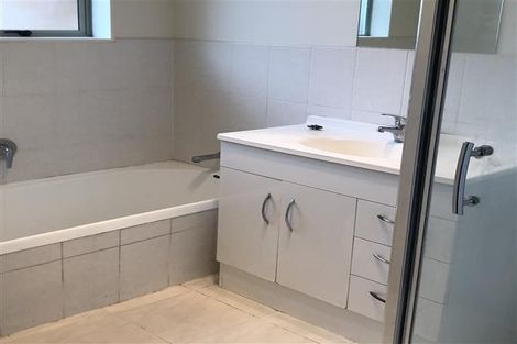 Photo of property in 24 Pitt Avenue, Clendon Park, Auckland, 2103