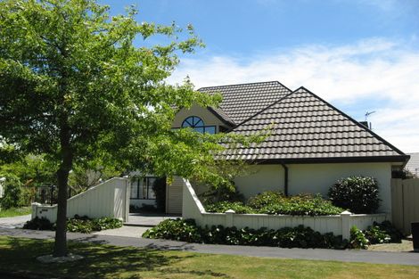 Photo of property in 4 Hatfield Place Avonhead Christchurch City