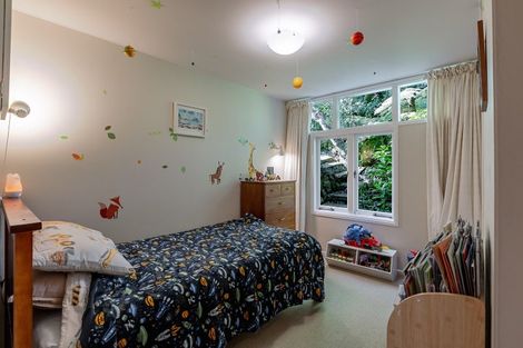 Photo of property in 8 Christina Grove, Normandale, Lower Hutt, 5010