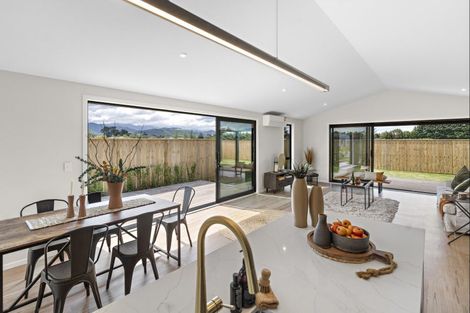 Photo of property in 6 Kakariki Crescent, Carterton, 5713