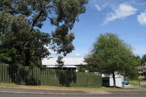 Photo of property in 24 Laurina Road, Sunnynook, Auckland, 0620