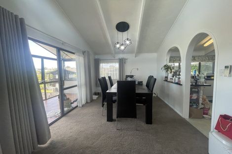 Photo of property in 2/55 Aberdeen Road, Castor Bay, Auckland, 0620
