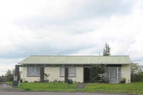 Photo of property in 12 Warren Place, Frankleigh Park, New Plymouth, 4310
