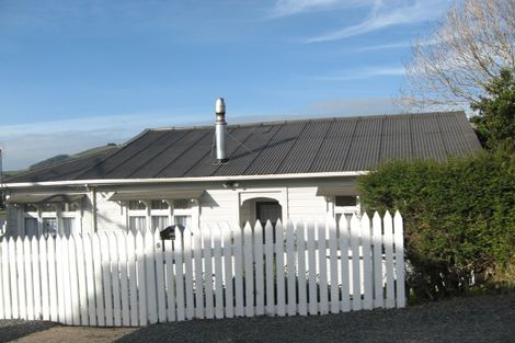 Photo of property in 5 Beaconsfield Road, Portobello, Dunedin, 9014