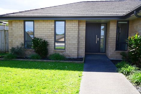 Photo of property in 8 Parkgrove Crescent, Pokeno, 2402