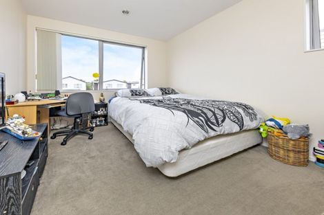 Photo of property in 87 Popokatea Drive, Takanini, 2112