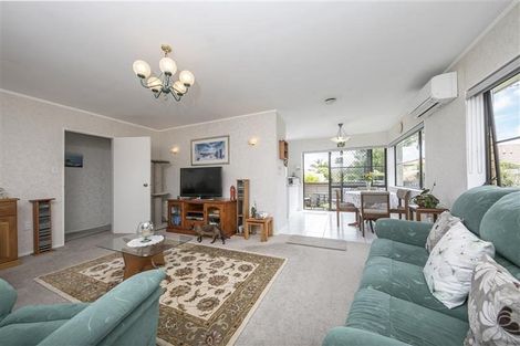 Photo of property in 4a Skilgate Avenue, New Lynn, Auckland, 0600