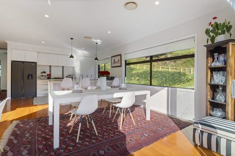 Photo of property in 4 Fern Lane, Whalers Gate, New Plymouth, 4310