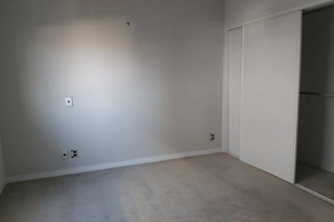 Photo of property in Halsey Apartments At Lighter Quay, 414/77 Halsey Street, Auckland Central, Auckland, 1010
