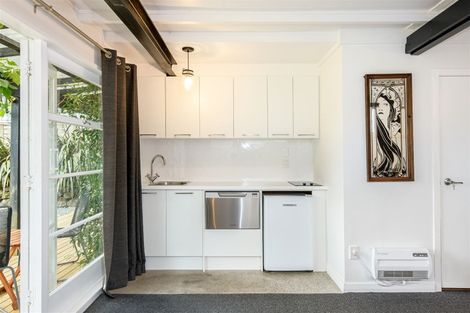 Photo of property in 18 Kamara Road, Glen Eden, Auckland, 0602