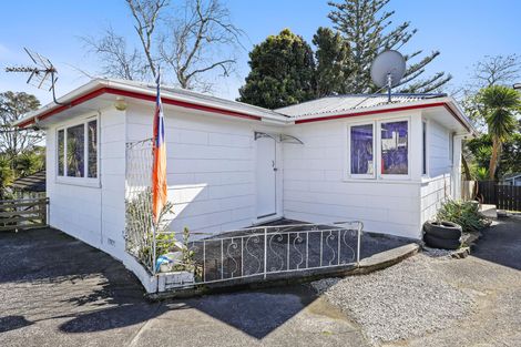 Photo of property in 16 Parrs Cross Road, Henderson, Auckland, 0612