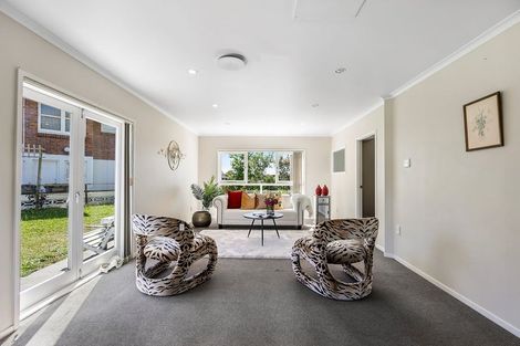 Photo of property in 342 Te Atatu Road, Te Atatu South, Auckland, 0610