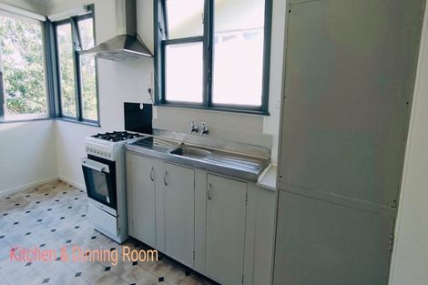 Photo of property in 8 Granby Place, Westown, New Plymouth, 4310