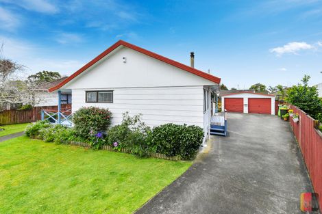 Photo of property in 7 Oakmont Place, Wattle Downs, Auckland, 2103