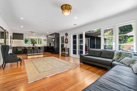 Photo of property in 31 Valley Road, Titirangi, Auckland, 0604